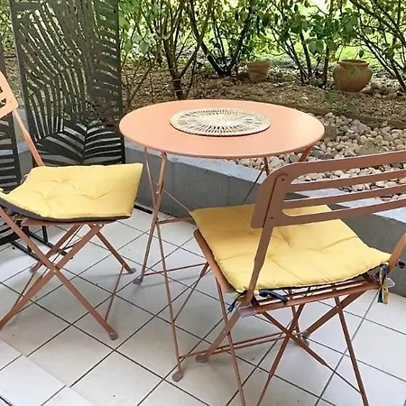 Appartamento With Private Terrace - Paris Suburb