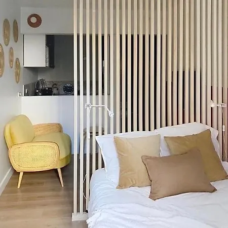 With Private Terrace - Paris Suburb Appartamento